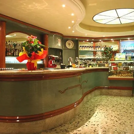 酒店 Ettoral